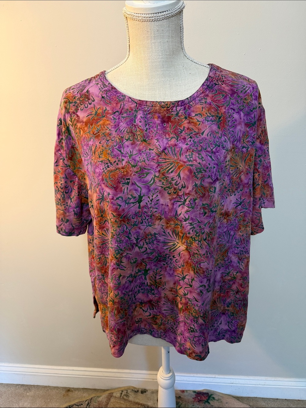 Relaxed Floral Short Sleeve Top in Purple Batik Printing